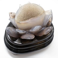 画像5: メノウ 蓮 ジオード ブラジル産 木製台座付き 【 一点物 】 agate  蓮の花ジオード 瑪瑙 めのう ジオード 金運 財運 浄化 置き物 浄化 台座付き お守り 天然石 パワーストーン (5)