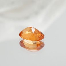 画像4: マンダリンガーネット ガーネット  ルース 1.25ct マダガスカル産 【 1点物 】 Mandarin Garnet 1月誕生石 オレンジ色 裸石  ハンドメイド材料 ペンダント  指輪 オリジナルアクセサリー 宝石 jewelry  天然石 パワーストーン 【 送料無料 】 (4)