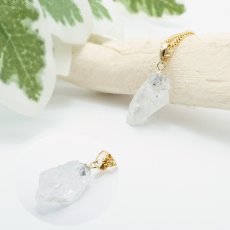 画像3: 【大決算SALE 30%OFF】 フェナカイト ラフ 原石 ペンダントトップ K18 4.6ct AAAランク 日本製 【 1点もの 】ロシア産 ラフ原石 Phenakite 希少石 レア  誕生石 天然石 原石アクセサリー フェナス石 鉱物 pendant ネックレス 【 送料無料 】パワーストーン 浄化 お守り 天然石 カラーストーン (3)