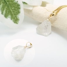 画像3: 【大決算SALE 30%OFF】 フェナカイト ラフ 原石 ペンダントトップ K18 4.1ct AAAランク 日本製 【 1点もの 】ロシア産 ラフ原石 Phenakite 希少石 レア  誕生石 天然石 原石アクセサリー フェナス石 鉱物 pendant ネックレス 【 送料無料 】パワーストーン 浄化 お守り 天然石 カラーストーン (3)