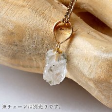 画像5: フェナカイト 2.0ct ペンダントトップ ロシア産 K18 ラフ 原石 【 一点もの 】 Phenakite 日本製 希少石 フェナス石 ネックレス パワーストーン 浄化 (5)