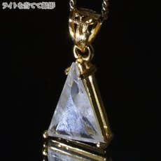 画像3: フェナカイト 6.3ct ペンダントトップ ロシア産 SV925 三角 【 一点もの 】 Phenakite 日本製 希少石 フェナス石 ネックレス パワーストーン 浄化 (3)