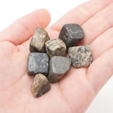 画像3: さざれ 100g 赤穂石 兵庫県 日本銘石 AKO Stone 天然石 パワーストーン 日本銘石 カラーストーン (3)