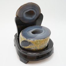 画像3: トレジャーメノウ 台付き ブラジル産 【一点物】 1.08kg treasure agate 天然石 パワーストーン カラーストーン (3)