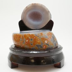 画像2: トレジャーメノウ 台付き ブラジル産 【一点物】 1.65kg treasure agate 天然石 パワーストーン カラーストーン (2)